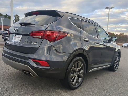 Used 2017 Hyundai Santa Fe Sport image 4