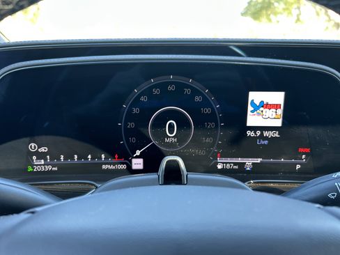 Used 2024 Cadillac Escalade ESV Premium Luxury w/ Performance Package image 27