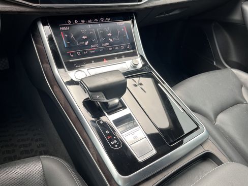 Used 2019 Audi Q8 Prestige image 9