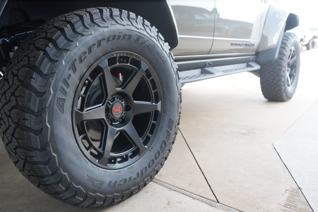 New 2026 Ford Bronco Raptor w/ Interior Carbon Fiber Pack AWD/4WD image 13