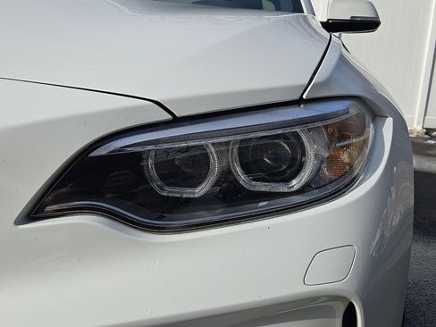 Used 2017 BMW M2 image 9