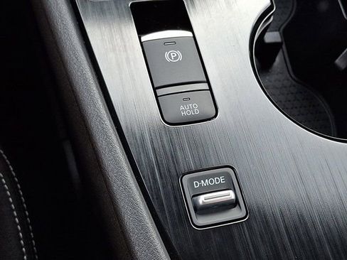 Used 2024 Nissan Rogue SV FWD image 28
