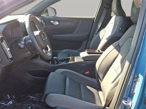 Used 2023 Volvo C40 Recharge Core image 14