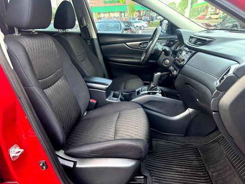 Used 2017 Nissan Rogue SV image 14