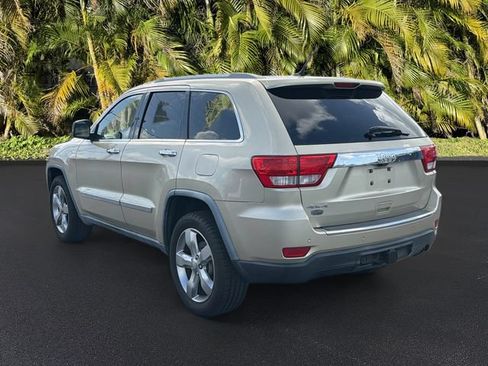 Used 2011 Jeep Grand Cherokee Overland AWD/4WD image 7