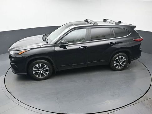 Used 2023 Toyota Highlander XLE image 36