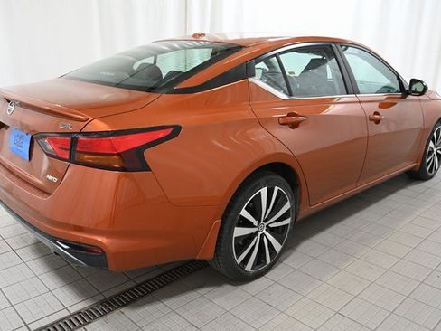 Used 2020 Nissan Altima 2.5 SR w/ Premium Package image 12