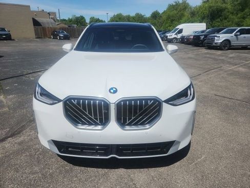 Used 2025 BMW X3 xDrive30i w/ Premium Package AWD/4WD image 2
