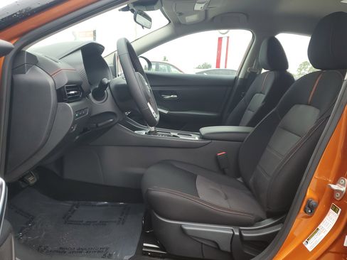 Used 2025 Nissan Sentra SR image 13