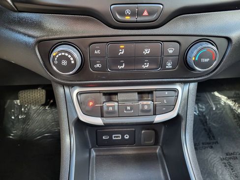 Used 2024 GMC Terrain SLE image 14