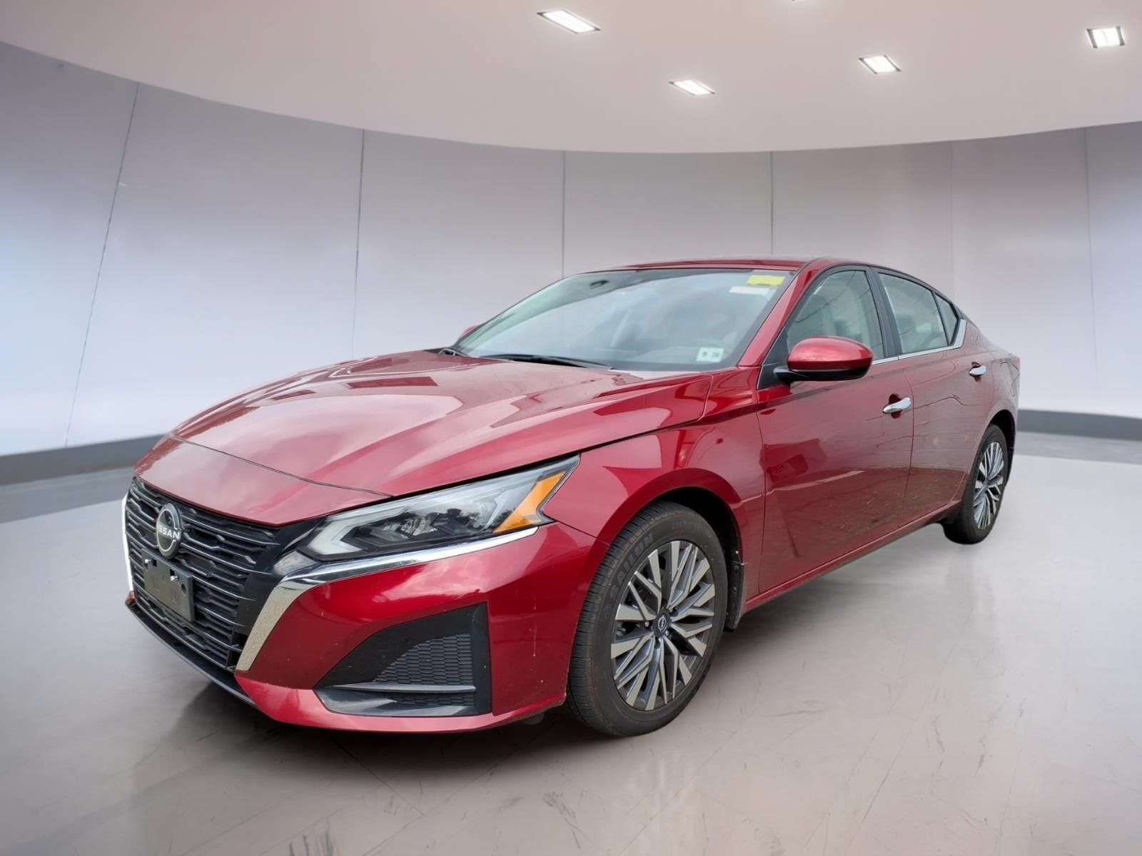 Used 2023 Nissan Altima 2.5 SV AWD/4WD image 2