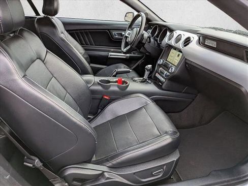 Used 2016 Ford Mustang Premium image 21