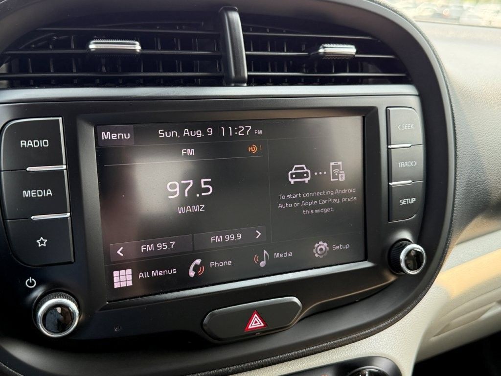 Used 2023 Kia Soul LX FWD image 24