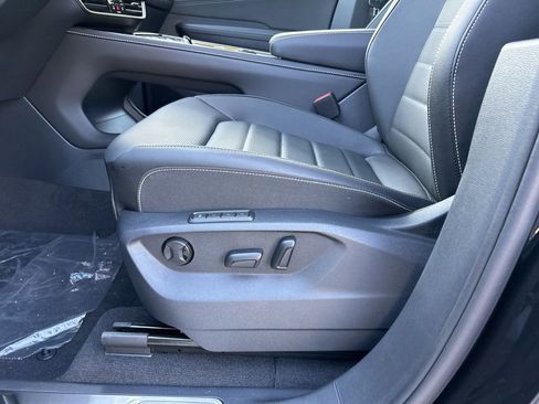 Used 2025 Volkswagen Atlas Cross Sport SEL image 10