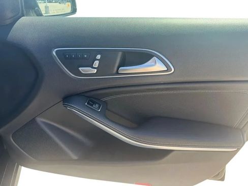 Used 2018 Mercedes-Benz GLA 250 4MATIC image 16