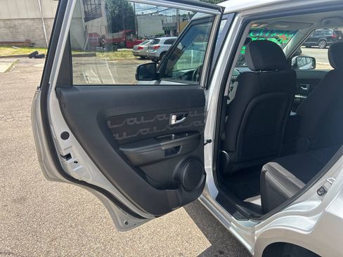 Used 2013 Kia Soul + w/ Audio Pkg FWD image 18