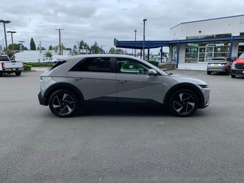 New 2025 Hyundai Ioniq 5 SE image 7