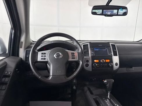 Used 2018 Nissan Frontier PRO-4X AWD/4WD image 27