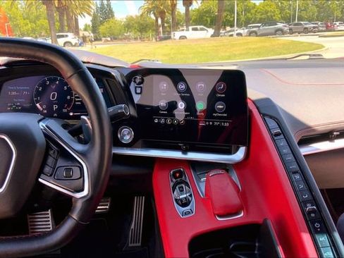 Used 2021 Chevrolet Corvette Stingray Preferred Cpe w/ Engine Appearance Package RWD image 6