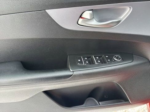 Used 2022 Kia Forte LXS image 13