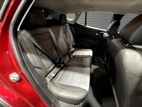 Certified 2025 Chevrolet Trax LT w/ Driver Confidence Package FWD image 21