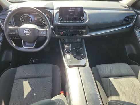 Used 2025 Nissan Rogue SV FWD image 19