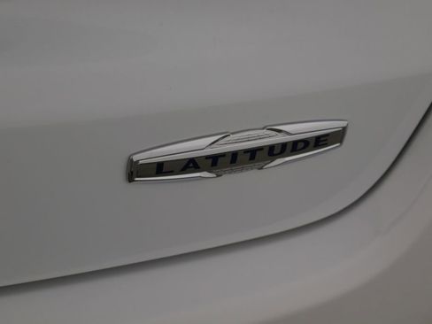 New 2024 Jeep Compass Latitude image 45