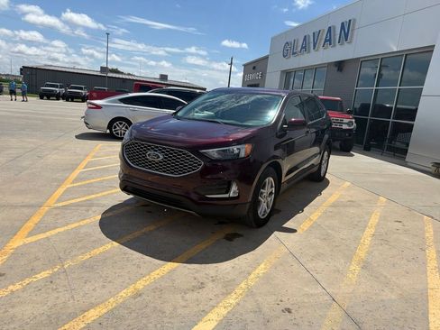 Used 2024 Ford Edge SEL w/ Convenience Package AWD/4WD image 3