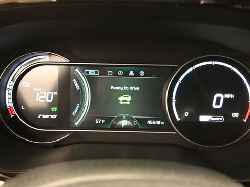 Used 2022 Kia Niro EX w/ Cold Weather Package FWD image 16