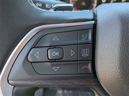 New 2025 Jeep Grand Cherokee Limited w/ Black Appearance Package image 17