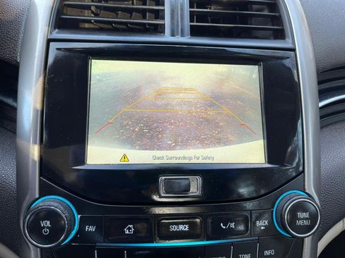 Used 2016 Chevrolet Malibu LT image 30