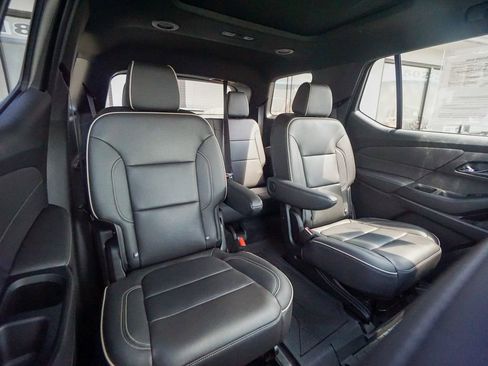 Used 2023 Chevrolet Traverse Premier w/ Redline Edition image 39