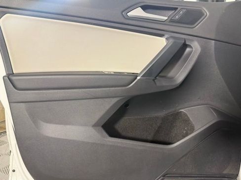 Used 2020 Volkswagen Tiguan SE R-Line image 13