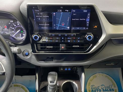 Used 2022 Toyota Highlander Platinum image 14