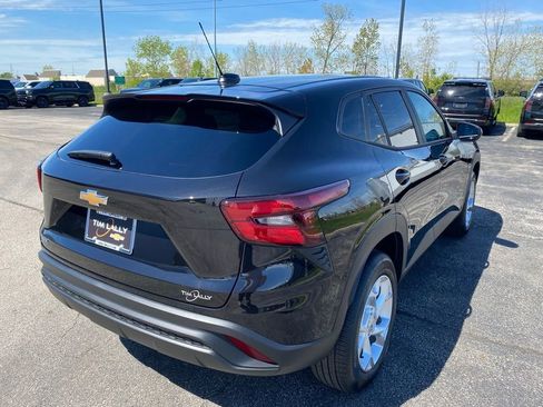 New 2026 Chevrolet Trax LS w/ LS Convenience Package FWD image 7
