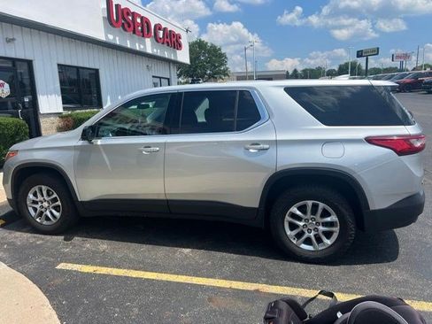 Used 2019 Chevrolet Traverse LS FWD image 8