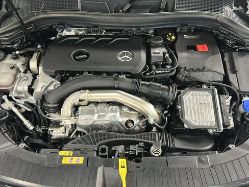 Used 2025 Mercedes-Benz GLA 250 image 33
