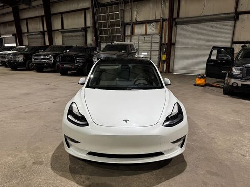 Used 2021 Tesla Model 3 Standard Range Plus image 10
