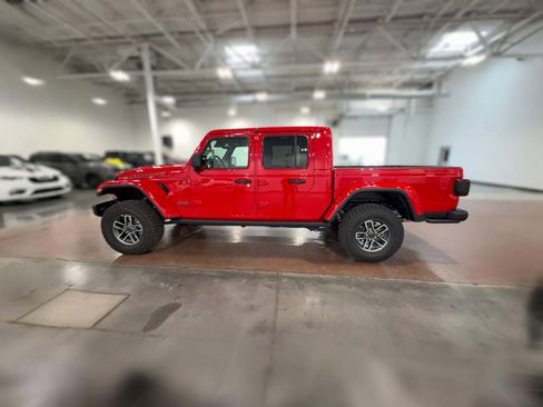 New 2025 Jeep Gladiator Mojave image 6