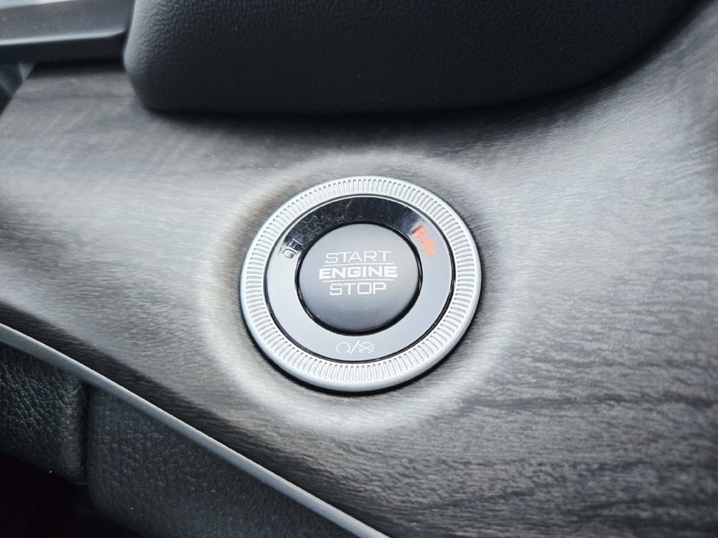 Certified 2025 Jeep Grand Cherokee Limited AWD/4WD image 28