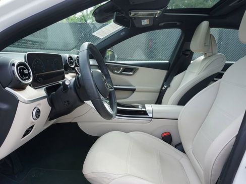 Used 2024 Mercedes-Benz C 300 Sedan image 9