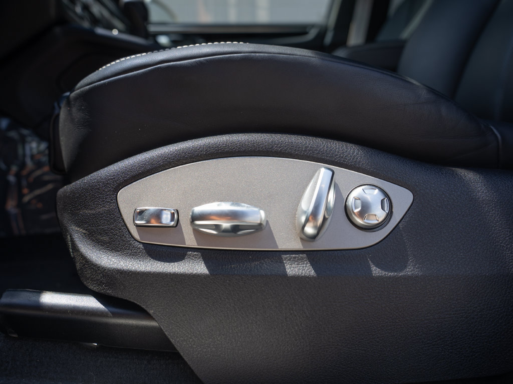Used 2026 Porsche Macan S AWD/4WD image 19