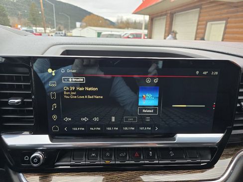 Used 2024 GMC Sierra 1500 Elevation w/ Preferred Package image 13