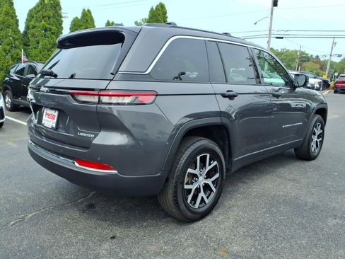 Used 2025 Jeep Grand Cherokee Limited AWD/4WD image 2