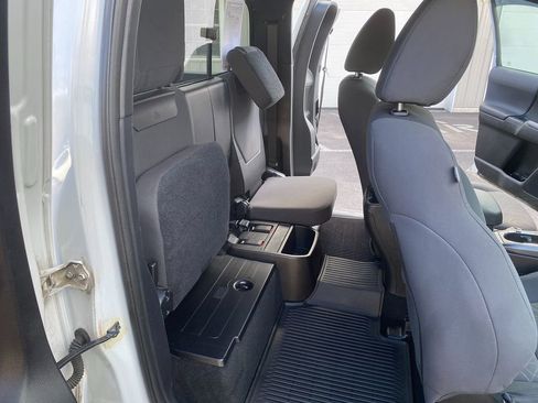 Used 2017 Toyota Tacoma TRD Off-Road image 26