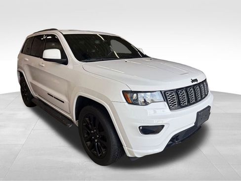 Used 2019 Jeep Grand Cherokee Altitude AWD/4WD image 8