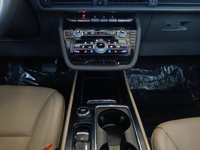Used 2021 Lincoln Corsair Reserve w/ Equipment Group 201A FWD image 4