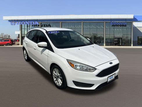Used 2015 Ford Focus SE FWD image 6