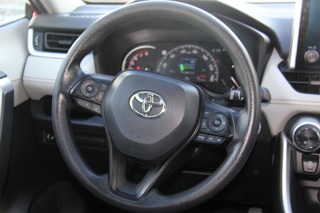 Used 2025 Toyota RAV4 XLE w/ Convenience Package FWD image 11