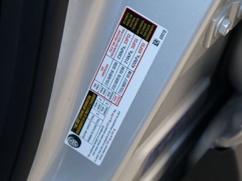 Used 2024 Nissan Rogue SV w/ SV Premium Package FWD image 30